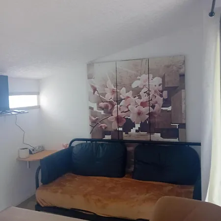 Cabanon Independant En Provence Luxury tent Saignon