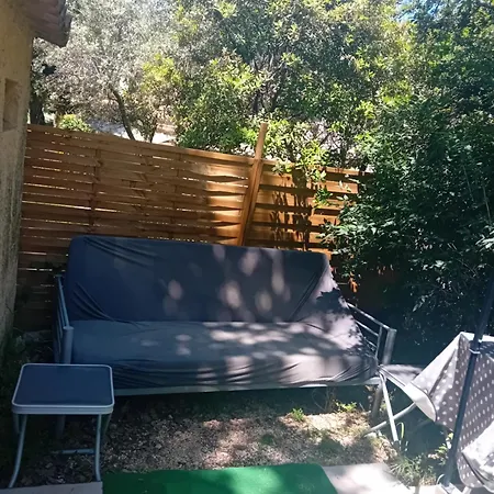 Cabanon Independant En Provence Luxury tent